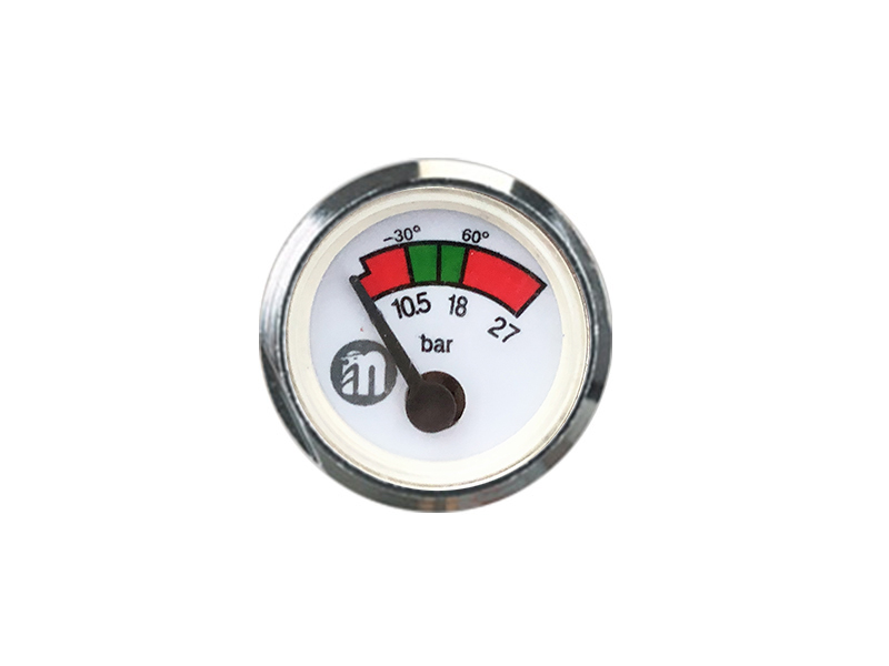 Several situations of failure of precision pressure gauges